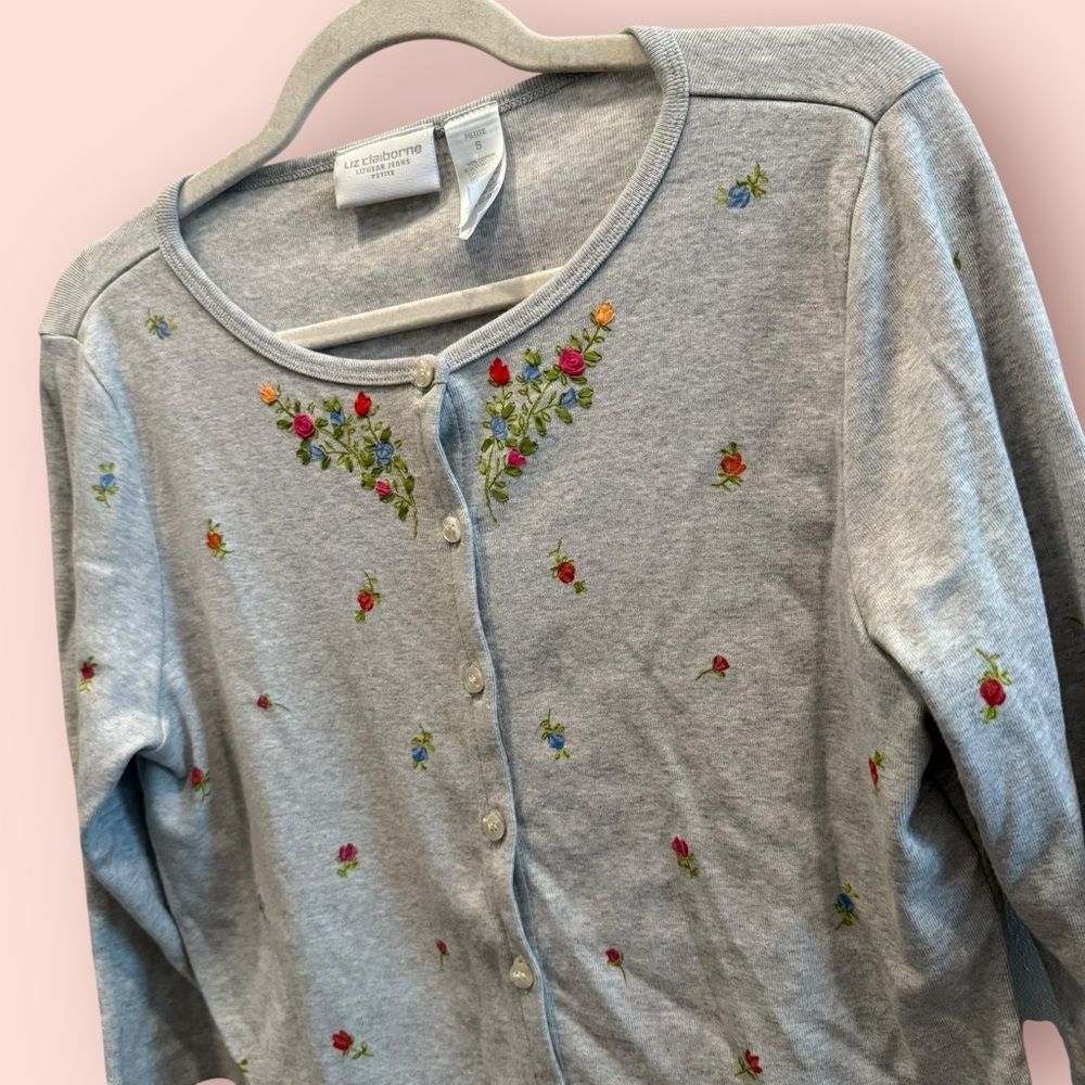 NWT Vintage Y2K Floral Embroidered Grey Cardigan